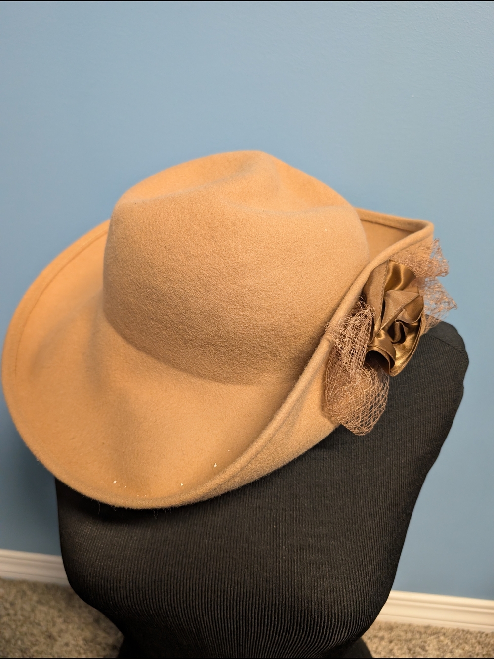 Elegant Camel Wool Felt Wide-Brim Hat with Decorative Bow